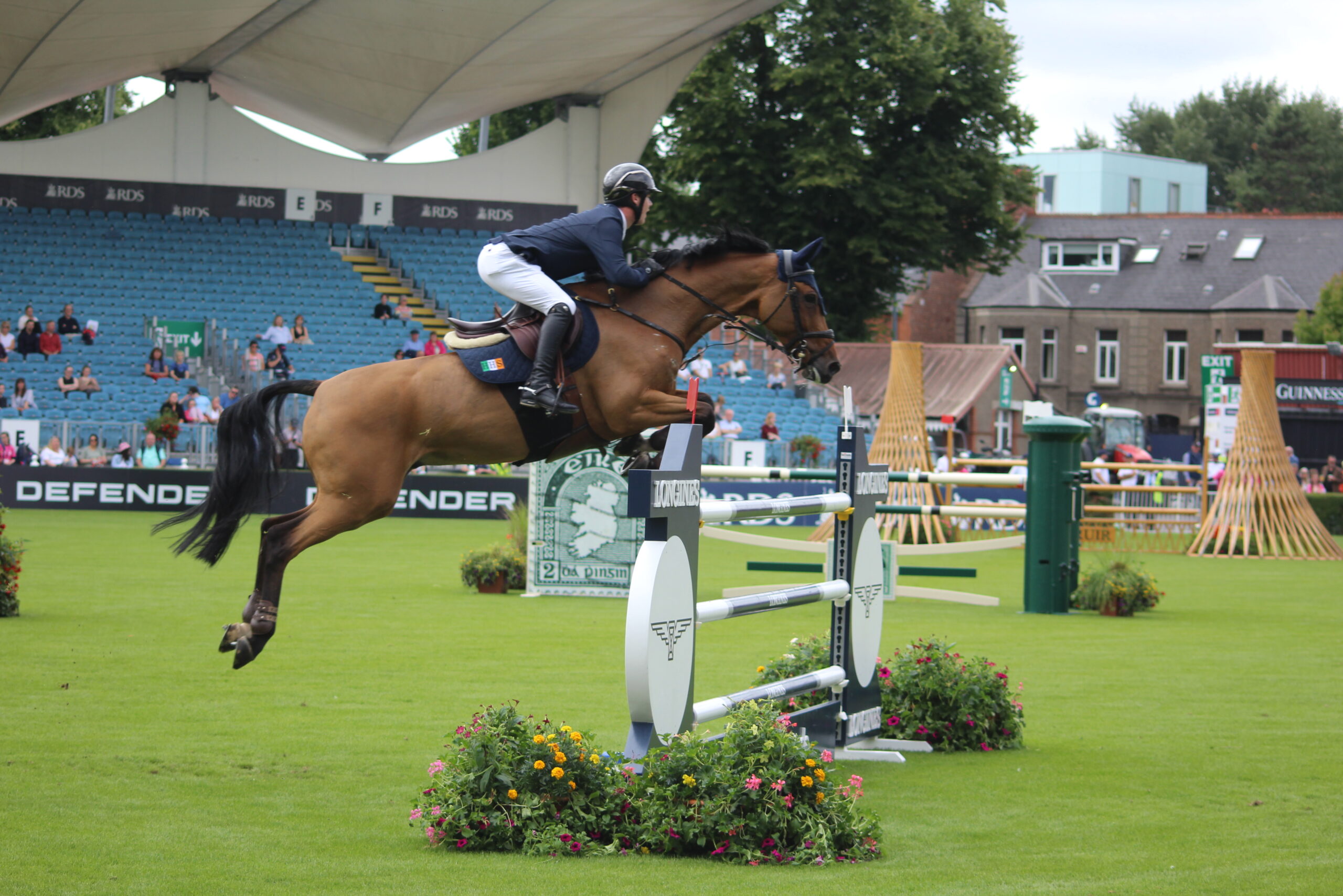 Mikey Pender and HHS Vancouver win Speed Stakes at Dublin Horse Show ...